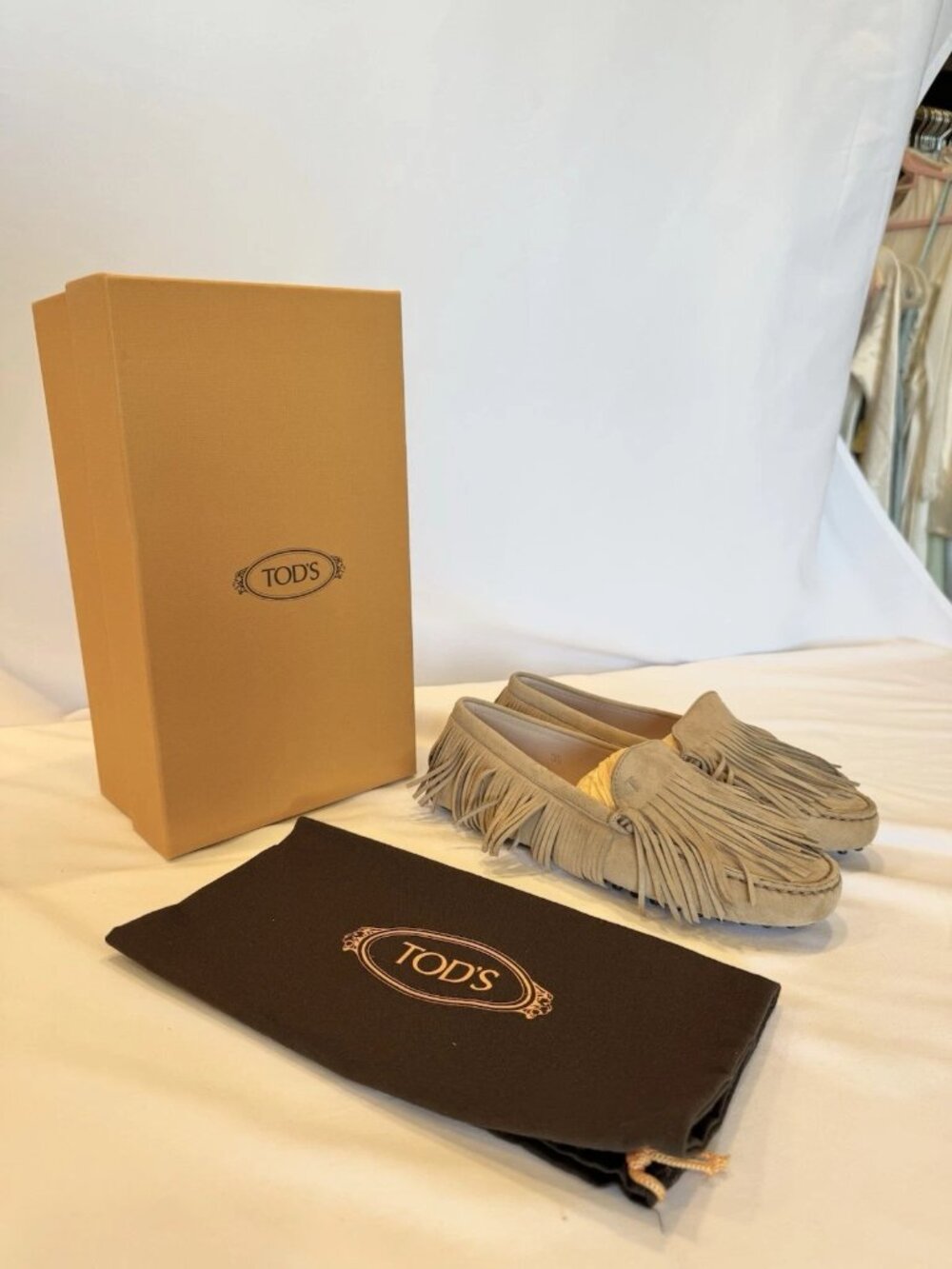 Authentic Tod’s Women’s Beige Suede Fringe Loafers Moccasins Shoes Sz 34, W Box